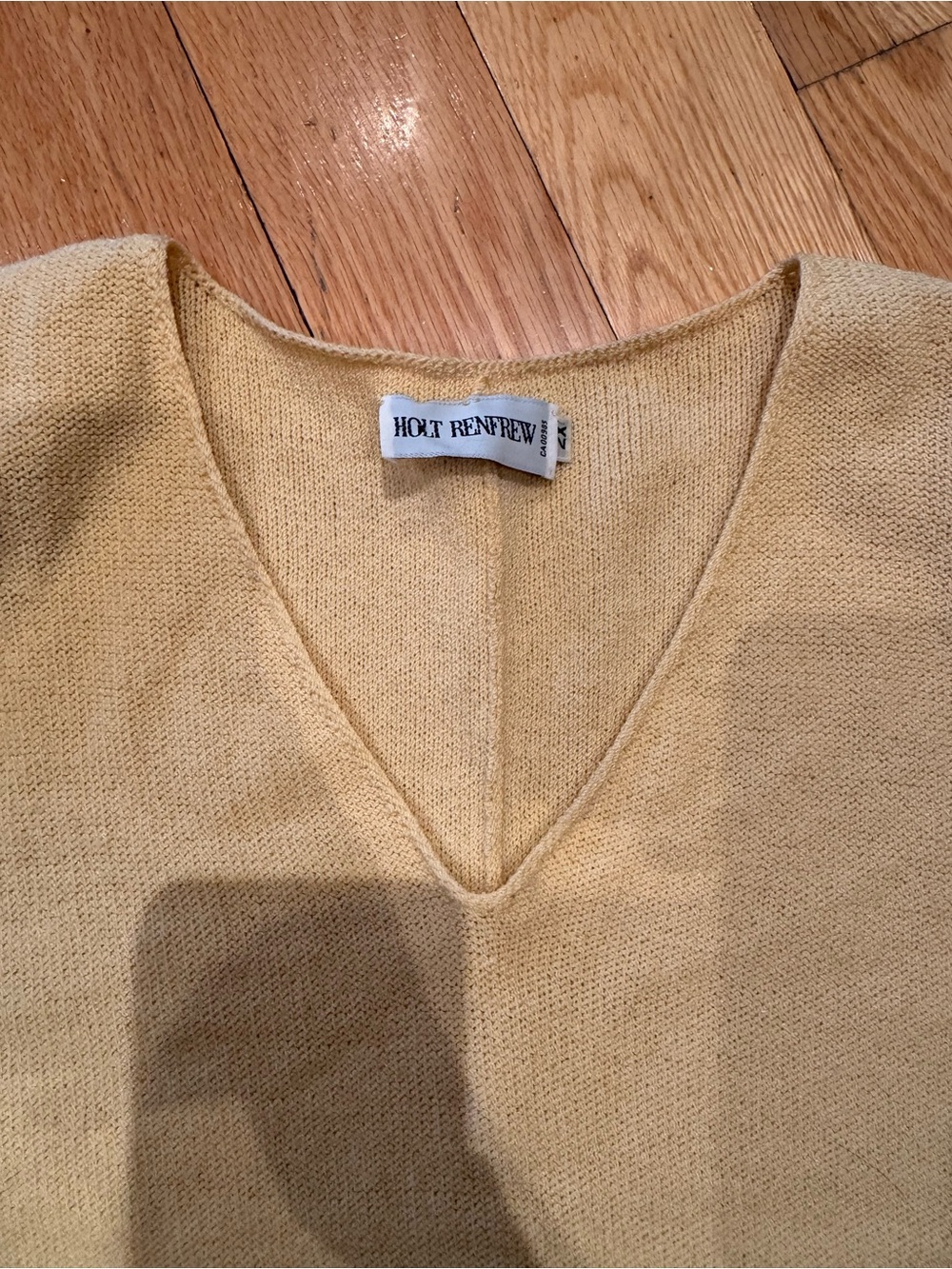 Vintage Holt Renfrew Butter Yellow V-Neck Wool Blend Sweater Tee - Picture 6 of 13